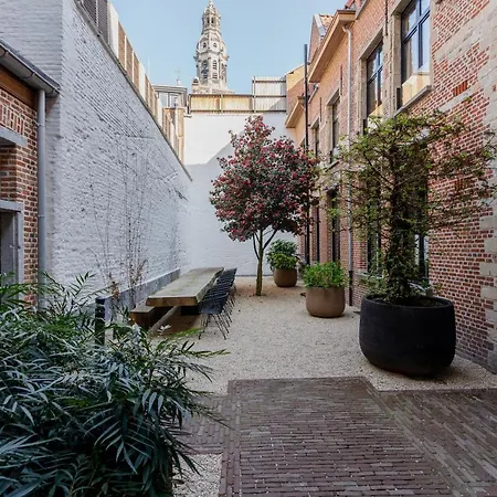 Btfl Living Apartment *