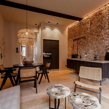 Btfl Living Apartment *